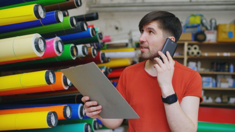 Lee más sobre el artículo Durabilidad de materiales gráficos: cuánto dura cada uno