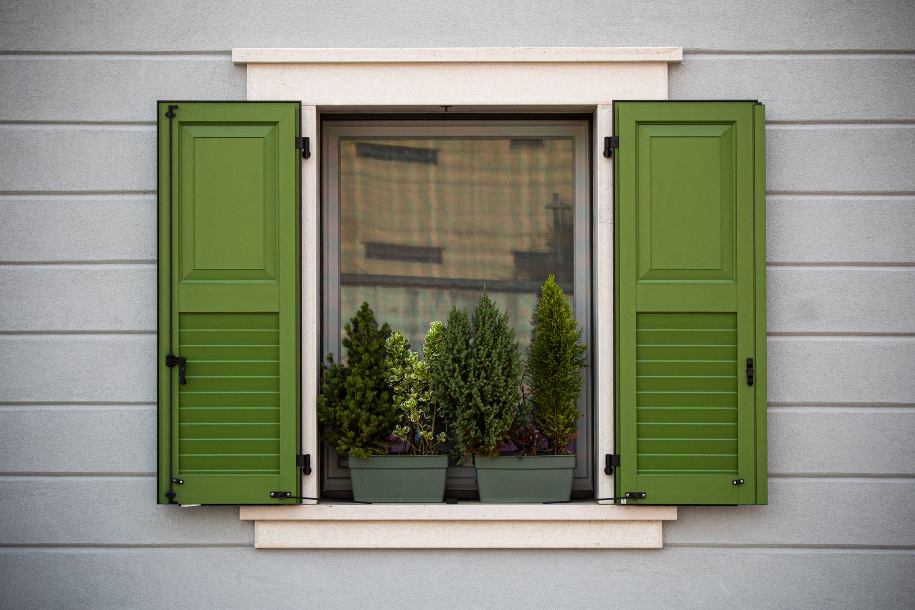 Lee más sobre el artículo Microperforado y traslúcido: vinilos para vidrieras y ventanas
