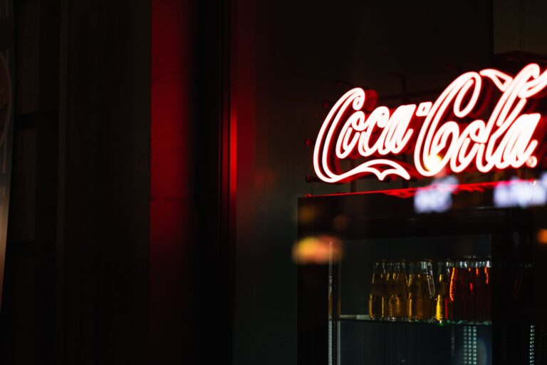 Lee más sobre el artículo Materiales para rotulación en puntos de venta: POP y retail