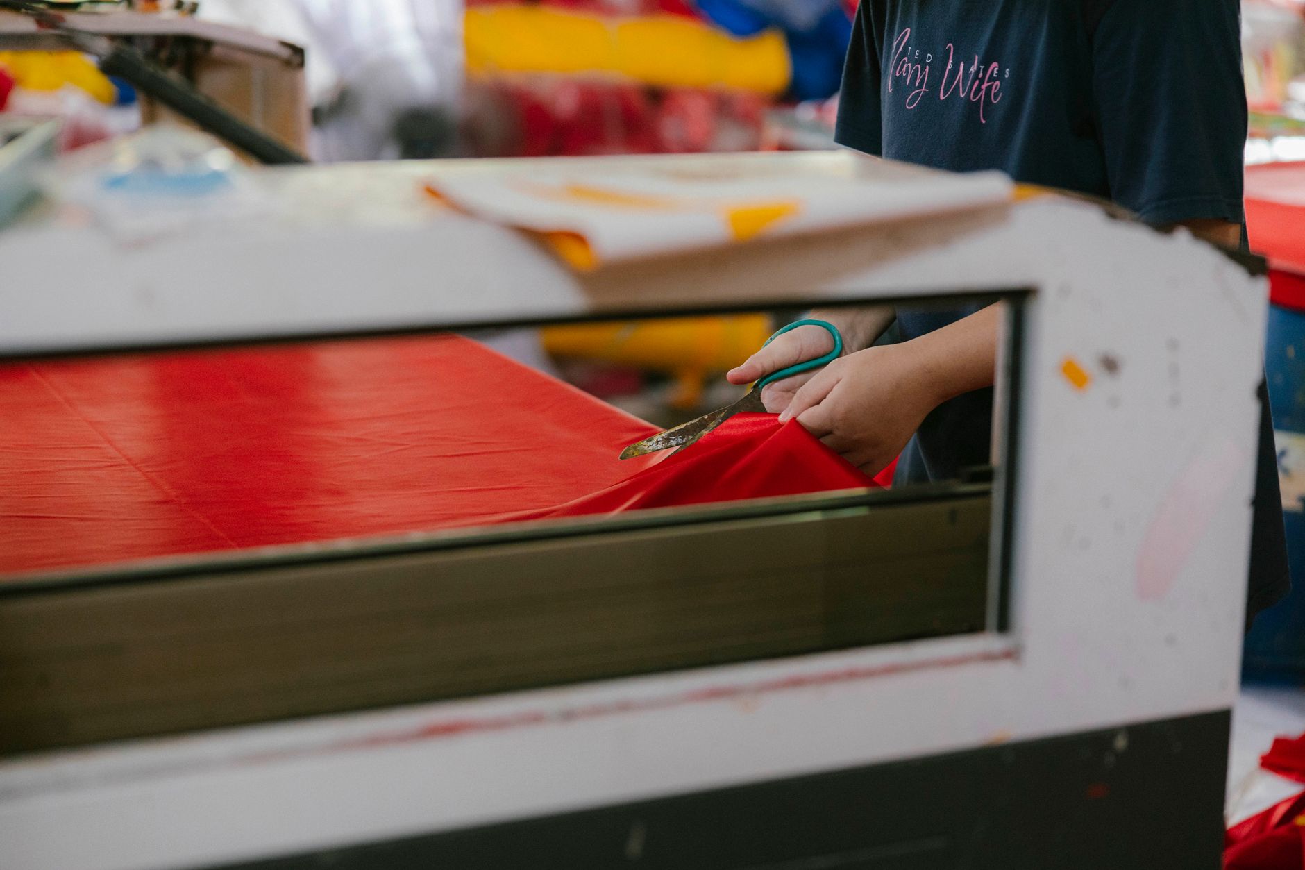 Lee más sobre el artículo Vinil textil y transfer: cómo rotular playeras y uniformes