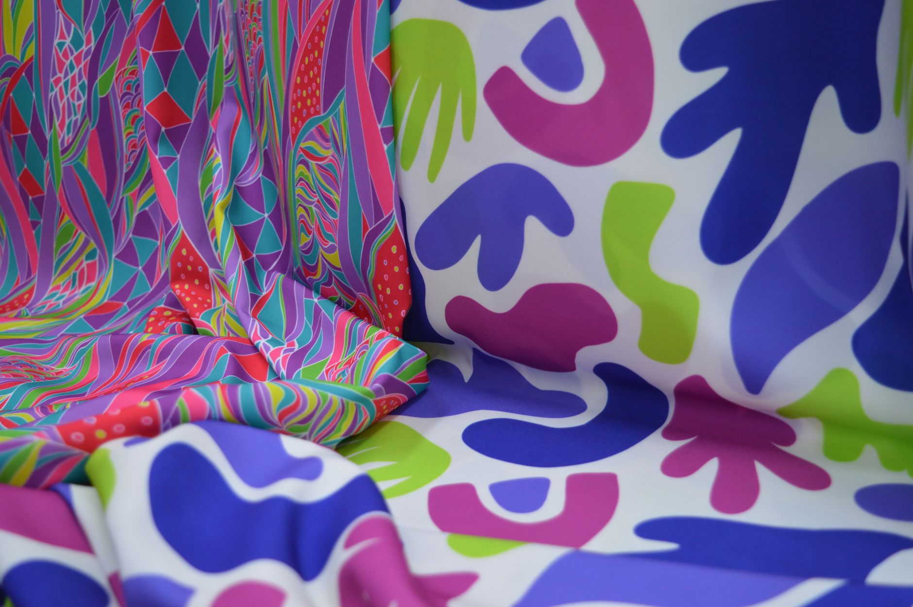 Lee más sobre el artículo Insumos para impresión en tela y textil: qué buscar en un proveedor